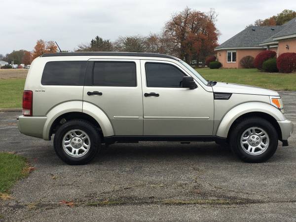 2009 Dodge Nitro 4X4 Southern Truck $7950 - cars & trucks - by... for sale in Chesterfield Indiana, IN – photo 2