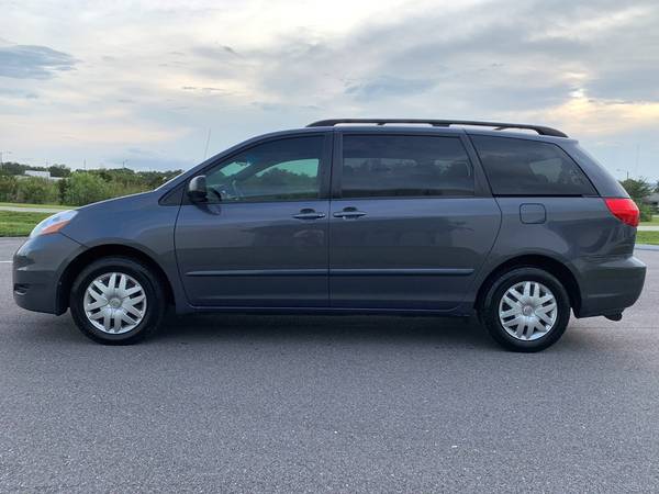 2008 Toyota Sienna LE! Clean! Cold A/C! 2 FL Owners! - cars & trucks... for sale in TAMPA, FL – photo 3