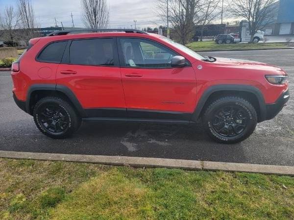2019 Jeep Cherokee 4x4 4WD Trailhawk Elite SUV - - by for sale in Salem, OR – photo 4