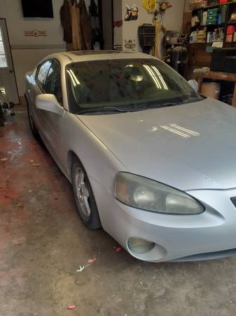 2004 pontiac grand prix - cars & trucks - by owner - vehicle... for sale in Fairfield, IA – photo 4