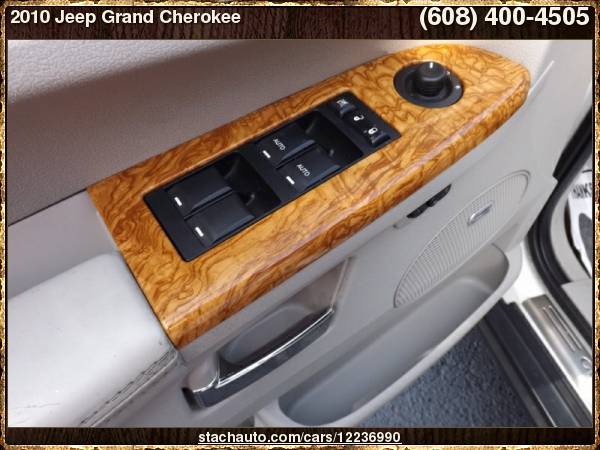 2010 Jeep Grand Cherokee 4WD 4dr Limited with Rear window defroster for sale in Janesville, WI – photo 10