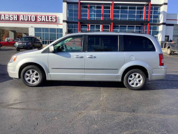 Clean Carfax! 2010 Chrysler Town & Country! Third Row! - cars &... for sale in Ortonville, MI – photo 2
