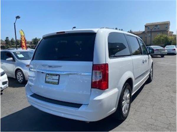 2016 Chrysler Town & Country $13,789 Golden State Auto Liquidators -... for sale in Oxnard, CA – photo 2