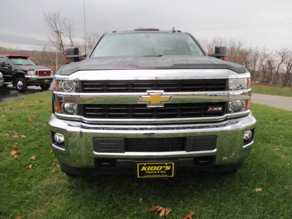 2015 chevrolet 2500HD 4x4 crewcab LT - cars & trucks - by dealer -... for sale in Fort Atkinson, WI – photo 3