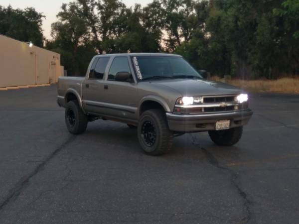 2002 Chevy S10 Crew Cab 4dr V6 4WD for sale in Redding, CA – photo 4