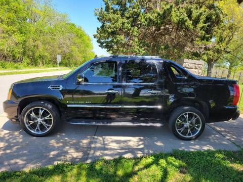 2007 Cadillac Escalade EXT - - by dealer - vehicle for sale in Kansas City, MO – photo 4