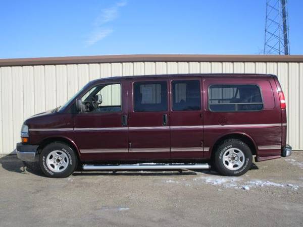 2003 Chevrolet Express 1500 Conversion - cars & trucks - by dealer -... for sale in Wilmington, OH – photo 3