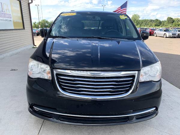 2012 Chrysler Town & Country 4dr Wgn Touring - cars & trucks - by... for sale in Chesaning, MI – photo 2