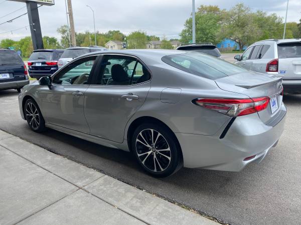 2018 Toyota Camry SE - - by dealer - vehicle for sale in Lincoln, NE – photo 3