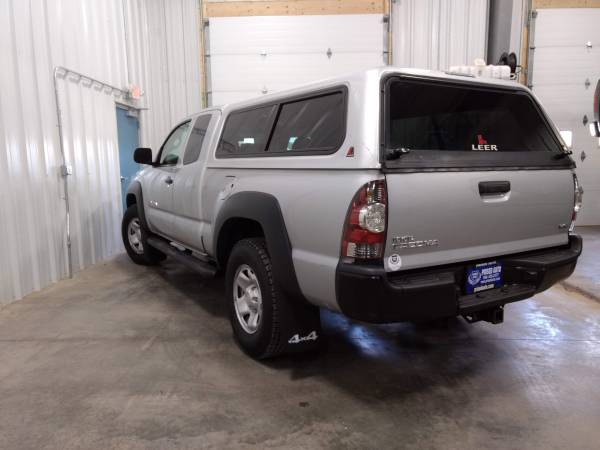 2011 TOYOTA TACOMA V6 4X4 23K MILES, 1 OWNER CLEAN - SEE PICS for sale in GLADSTONE, WI – photo 4