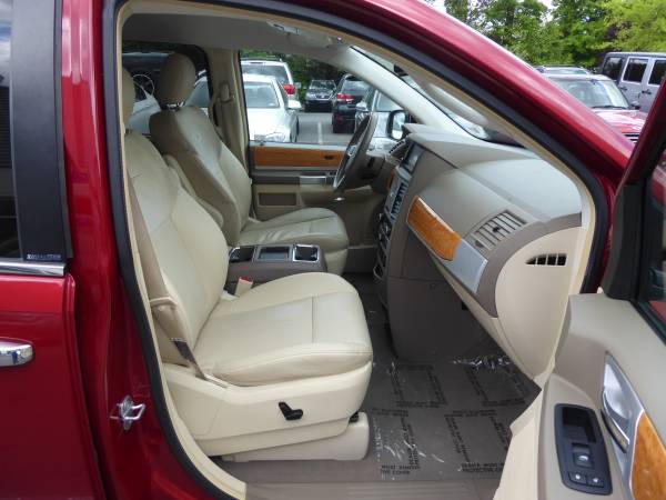 2008 Chrysler Town and Country Limited 4dr Mini Van for sale in CHANTILLY, District Of Columbia – photo 15