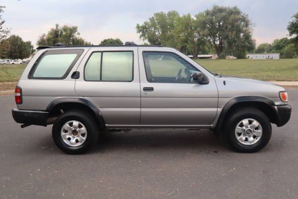 1998 Nissan Pathfinder 4x4 4WD SE SUV - cars & trucks - by dealer -... for sale in Longmont, CO – photo 3