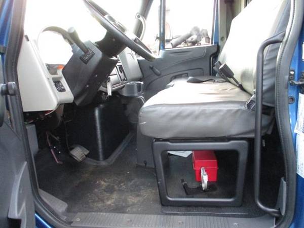 2009 International 4300 18 STAKE BODY, FLAT BED ** 40K MILES ** -... for sale in south amboy, KY – photo 5
