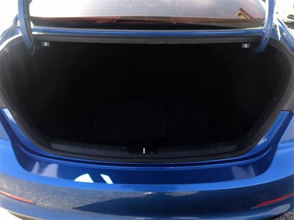 2018 Hyundai Elantra SE sedan Electric Blue Metallic - cars & trucks... for sale in El Paso, TX – photo 8