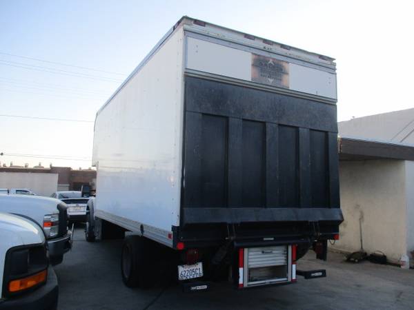 2011 FORD F550 XLT 20FT 3 TON MOVING GRIP BOX TRUCK LIFTGATE 110K... for sale in Gardena, CA – photo 4