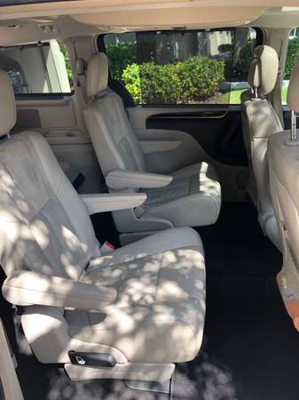 2013 Chrysler Town and Country LIMITED for sale in Naples, FL – photo 11