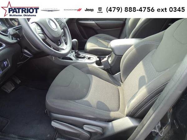 2019 Jeep Cherokee Latitude - SUV - cars & trucks - by dealer -... for sale in McAlester, AR – photo 10