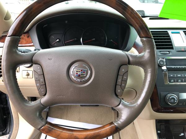 Cadillac DTS Performance SUPER CLEAN - - by dealer for sale in Detroit, MI – photo 20