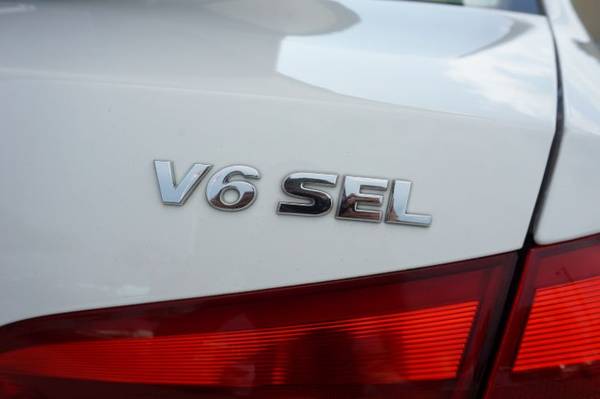 2015 VW Volkswagen Passat 3.6L V6 SEL Premium sedan Candy White for sale in New Smyrna Beach, FL – photo 11