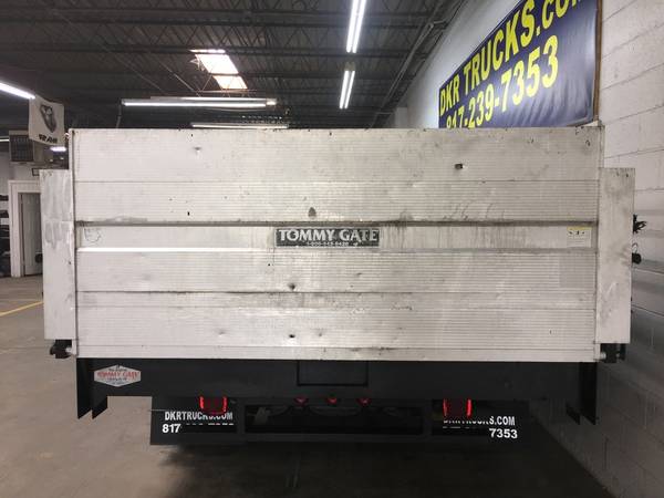 2015 Ford F-350 Reg Cab V8 Contractor Flatbed w/Liftgate ONE for sale in Arlington, NM – photo 10