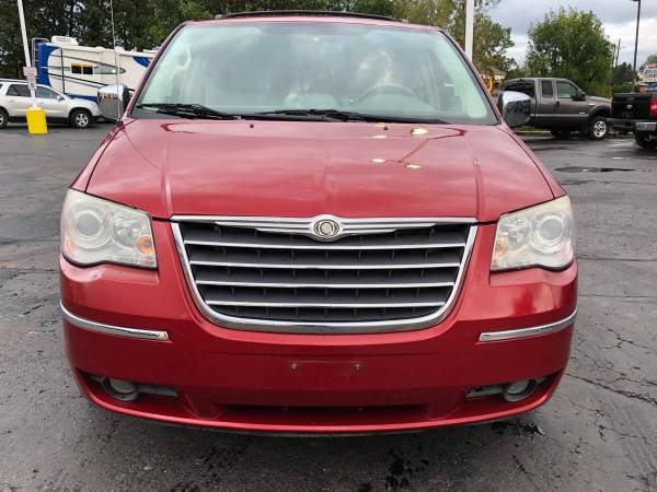 Clean! 2008 Chrysler Town & Country! Loaded! 3rd Row! for sale in Ortonville, OH – photo 8