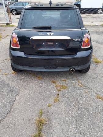 2009 MINI Cooper 6speed - cars & trucks - by dealer - vehicle... for sale in Providence, MA – photo 3