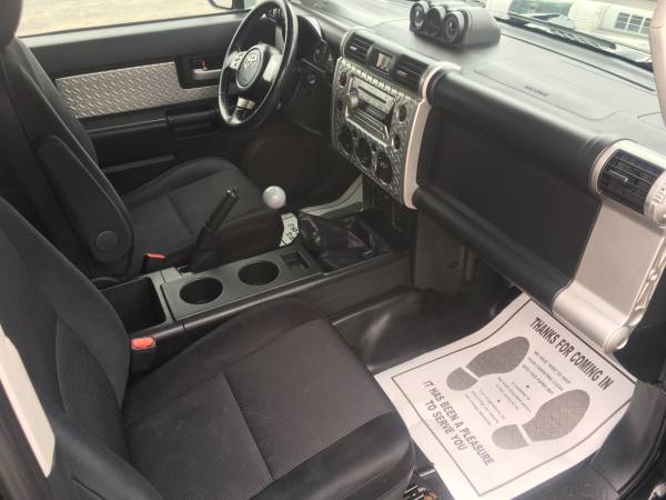 2010 Toyota FJ Cruiser 4WD 6-Speed Manual 4 0 Liter 6 cyl - cars & for sale in Watertown, NY – photo 10