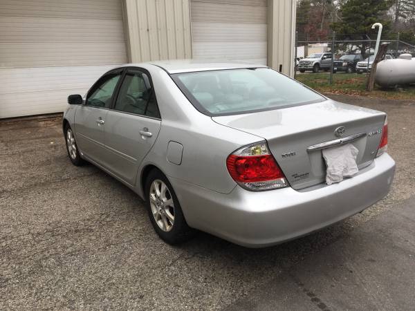2006 Toyota Camry XLE V6 - cars & trucks - by owner - vehicle... for sale in Rochester, MA – photo 5