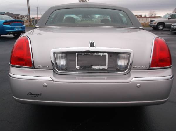 2005 LINCOLN TOWN CAR SIGNATURE LIMITED - - by dealer for sale in RED BUD, IL, MO – photo 6