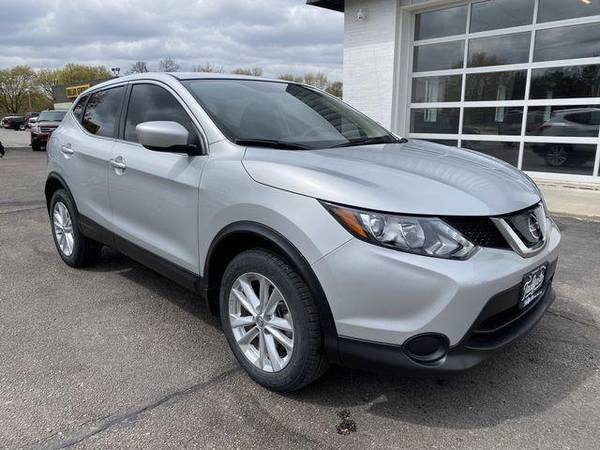 2018 Nissan Rogue Sport S (2018 5) Sport Utility 4D Family Owned! for sale in Fremont, NE – photo 2