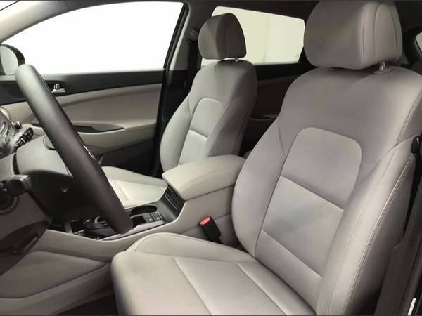 2017 Hyundai Tucson SE - cars & trucks - by owner - vehicle... for sale in Silver Spring, District Of Columbia – photo 4
