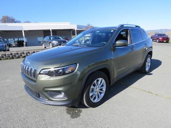 2019 Jeep Cherokee SUV Latitude (Olive Green Pearlcoat) - cars & for sale in Lakeport, CA – photo 10