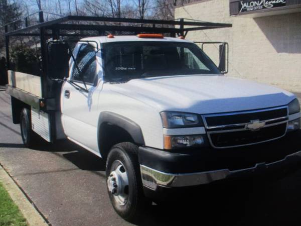 2007 Chevrolet Silverado 3500 Classic REG CAB FLAT BED, ROOF RACK for sale in South Amboy, DE – photo 4