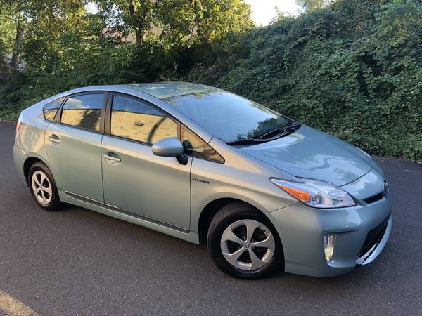 2015 TOYOTA PRIUS II * ONE OWNER * SERVICED * - cars & trucks - by... for sale in philadephia, PA – photo 2