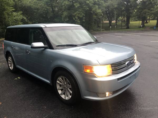 2009 Ford Flex SEL A MUST SEE!!FINANCING AVAILABLE!! for sale in Rock Island, IA – photo 3