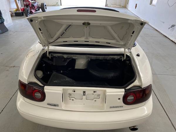 1991 Mazda MX-5 Miata CONVERTIBLE WITH ONLY 40K MILES - cars for sale in SKOKIE, WI – photo 6
