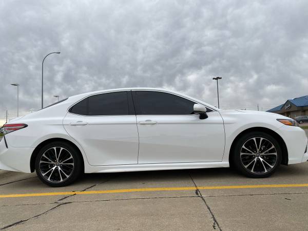 2018 Toyota Camry SE for sale in Sioux City, IA – photo 3