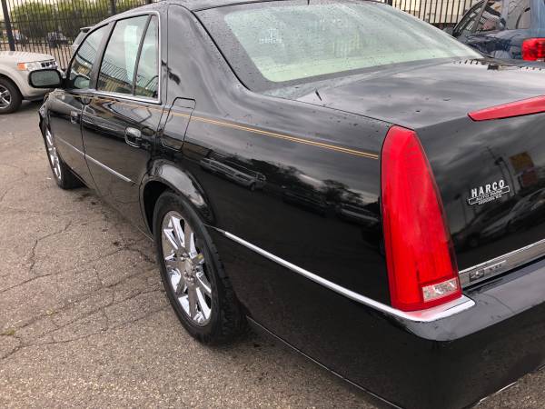 Cadillac DTS Performance SUPER CLEAN - - by dealer for sale in Detroit, MI – photo 10