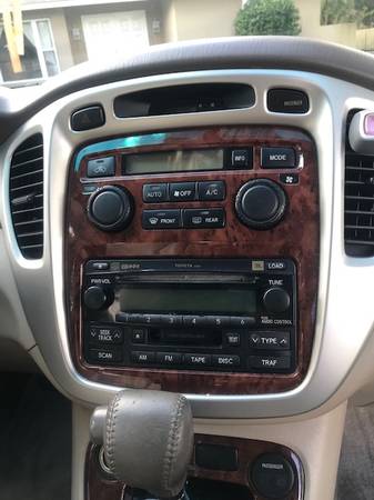 Toyota Highlander 2004 - cars & trucks - by owner - vehicle... for sale in Venice, FL – photo 9
