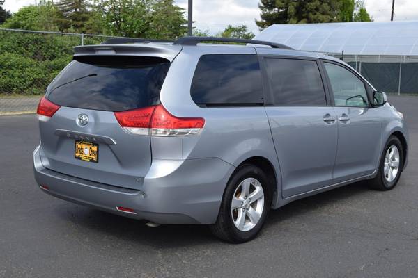 2011 Toyota Sienna LE - - by dealer - vehicle for sale in Cottage Grove, OR – photo 3