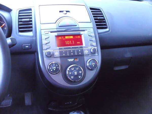 2010 KIA SOUL ! IMMACULATE CONDITION - - by dealer for sale in San Antonio, TX – photo 16