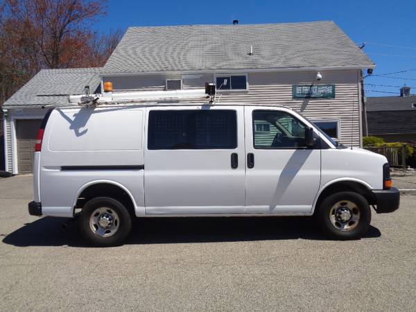 2011 Chevy Chevrolet Express 2500 Cargo Van Bins Ladder Rack 1-Owner for sale in Hampton Falls, MA – photo 3
