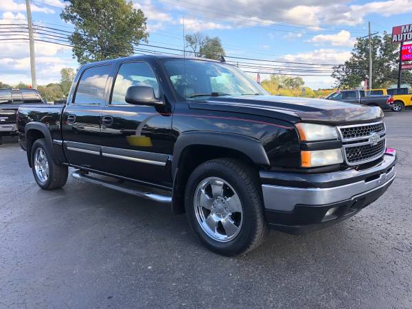 Nice! 2006 Chevy Silverado 1500! 4x4! Crew Cab! Loaded! for sale in Ortonville, OH – photo 7