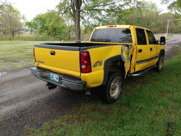 2006 LBZ Diesel Silverado Crew 4x4 1 owner - - by for sale in Other, KS – photo 4