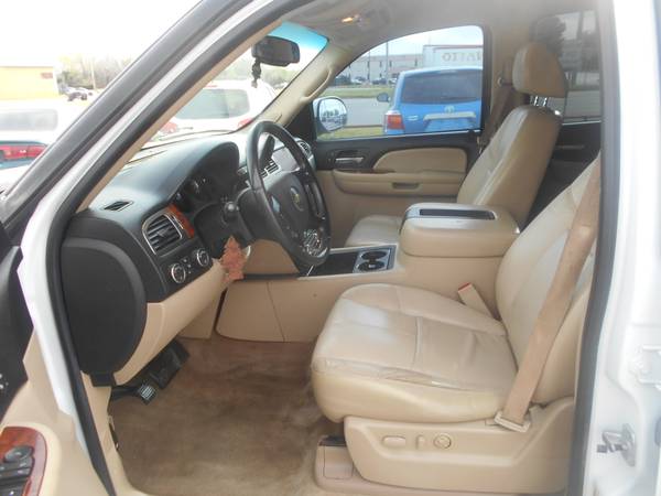2007 Chevy Suburban LT 4x4 for sale in Wichita, KS – photo 7