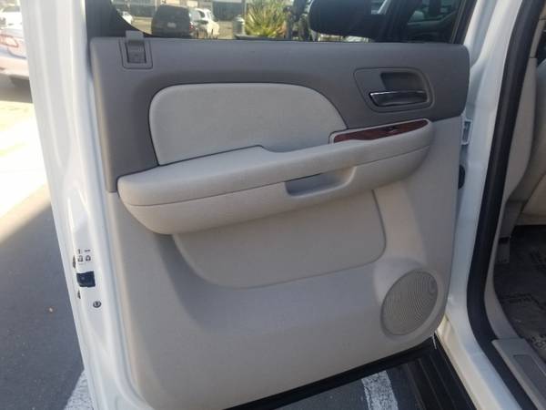 2008 Chevrolet Suburban 4WD 4dr 1500 LTZ , 4X4 M THIRD ROW SEAT... for sale in Sacramento , CA – photo 9