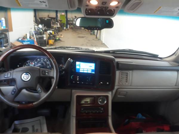 2005 CADILLAC ESCALADE MECHANIC OWNED - - by for sale in Saint Paul, MN – photo 12