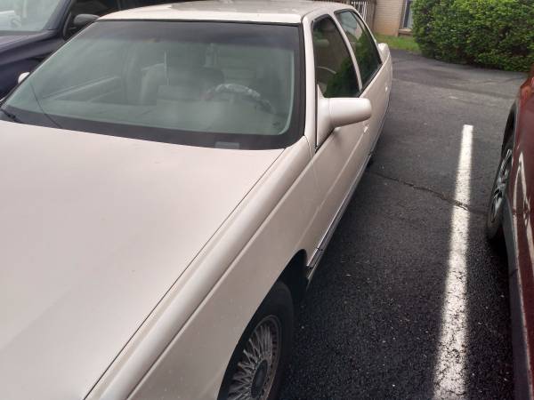 95 cadillac deville 2000 or trade for sale in Columbus, IN – photo 2