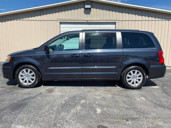 2014 Chrysler Town & Country Touring Leather BackUp Camera LCD Screen for sale in Jeffersonville, KY – photo 2