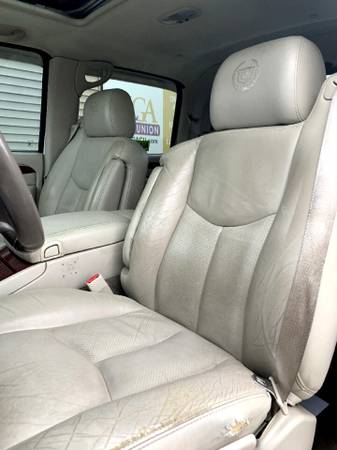 2006 Cadillac Escalade EXT 4dr AWD - cars & trucks - by dealer -... for sale in Chesaning, MI – photo 10